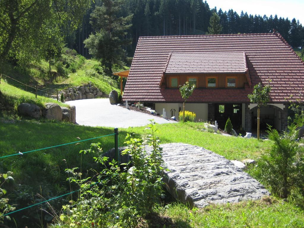 Apartment Holzbildhauerei Kammerer *