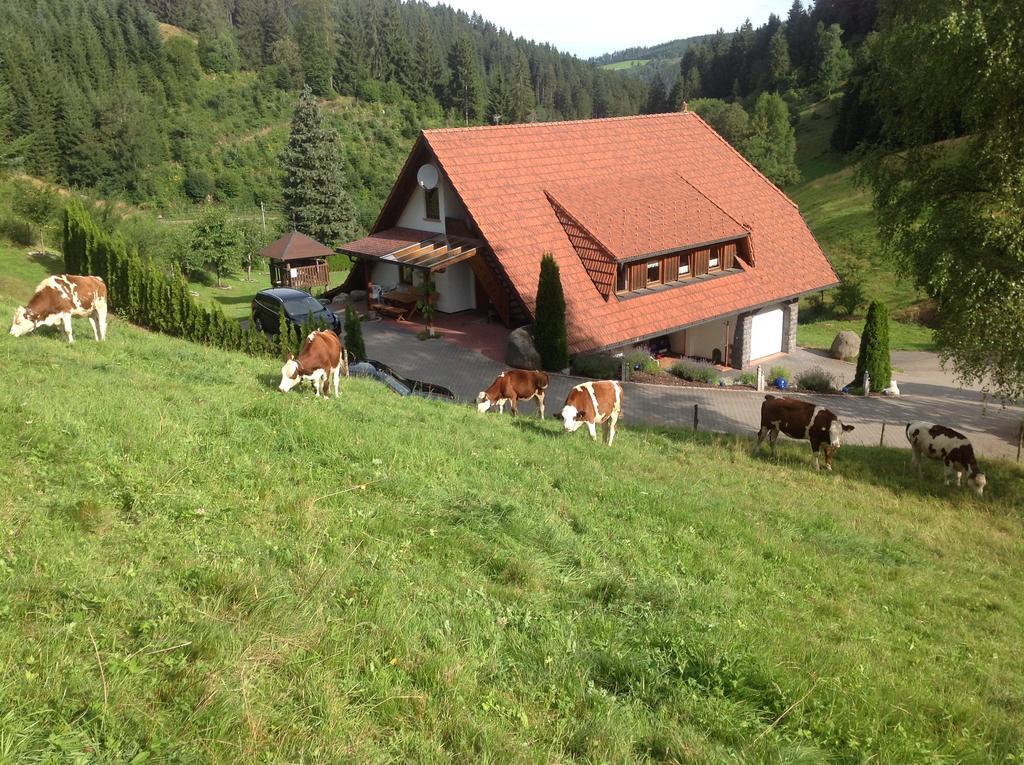 Apartment Holzbildhauerei Kammerer *